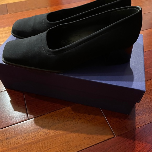 Stuart Weitzman black low chunky heel pump - Picture 2 of 5